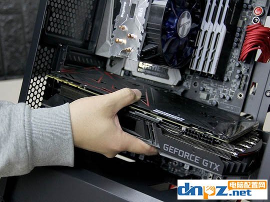 電腦組裝教程：i7-8700k+1070ti吃雞主機(jī)裝機(jī)實錄